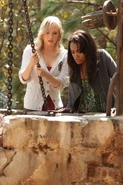 2x06 Plan B-Caroline-Bonnie.jpg (338 KB)