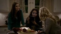 TVD216-041-Elena-Bonnie~Caroine.png (2.59 MB)