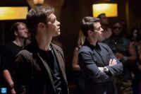 1x07 Bloodletting-Marcel's Army-Vampires-Klaus-Elijah