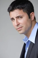 Dave Pileggi as Officer