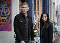 1x12 There's a Mummy on Main Street-Alaric-Emma 1