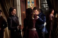 2x19 Klaus-Flashback-Elijah~Katherine-Klaus-02