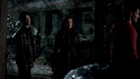TVD319-121-Damon-Elena~Jeremy.png (1.91 MB)