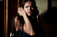 1x04 Family Ties-Elena-05