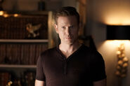 1x07 Death Keeps Knocking On My Door-Alaric