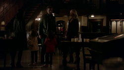 ▻ The story of Alaric and Caroline