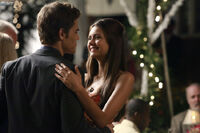 1x04 Family Ties~Stefan-Elena-04