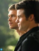1x10 The Casket Girls-Klaus~Elijah.jpg (80 KB)