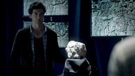 TVD406-090-The Occult Exhibit-Atticus-Silas' Tombstone