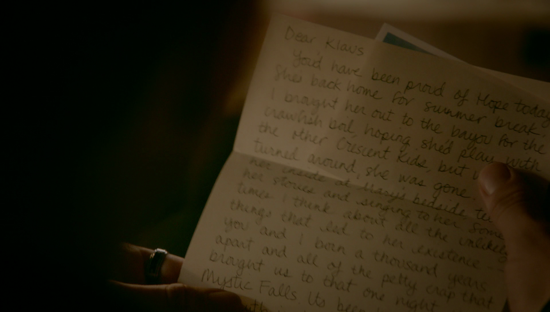 The Vampire Diaries: 7x15 - Alaric reads Damon's letter, Caroline