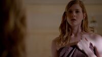 7X06-13-Valerie.jpg (52 KB)
