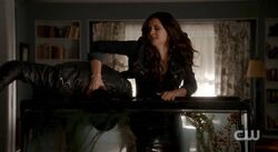 Katherine dunks Damon 4x18