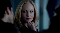 Caroline looking Enzo 5x17