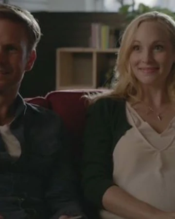 Alaric Und Caroline Vampire Diaries Wiki Fandom Wikipedia, accounts on social media, content from our users. alaric und caroline vampire diaries