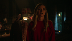 Lizzie shows  the outfit