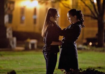 1x21 Isobel-Elena-Isobel