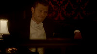 TVD303-119-Flashback-Klaus