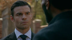 Elijah asks Vincent to help Hope