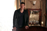 2x03 Every Mother's Son-Klaus