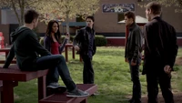 TVD321-087~Jeremy-Bonnie-Damon-Stefan~Klaus.png (2.5 MB)