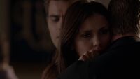 402VampireDiaries1077