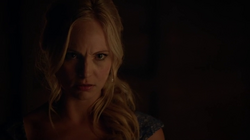 TVD 6x21 - Kai interrupts Alaric's wedding and kills Jo, Elena's knocked  unconscious