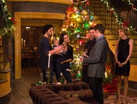 3x09 Savior-Jackson-Hope-Hayley-Elijah-Klaus-Freya.jpg (2.42 MB)