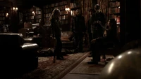 TVD214-139~Alaric-Jules-Stevie-Werewolves-Damon.png (2.43 MB)