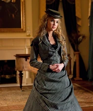 Lexi in "Die Dinnerparty"