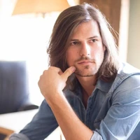 Daniel McGraw as Chris