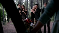 TVD504-184-Bonnie Bennett's Funeral~Jeremy-Damon-Elena-Caroline-Tyler-Matt~Bonnie.png (2.08 MB)