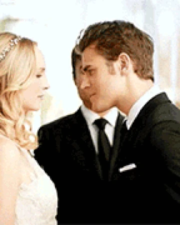 Stefan Und Caroline Vampire Diaries Wiki Fandom He asks her if she wants to live and she says yes. stefan und caroline vampire diaries