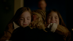 The Vampire Diaries: 8x07 - Josie and Lizzie hug Caroline, Sybil