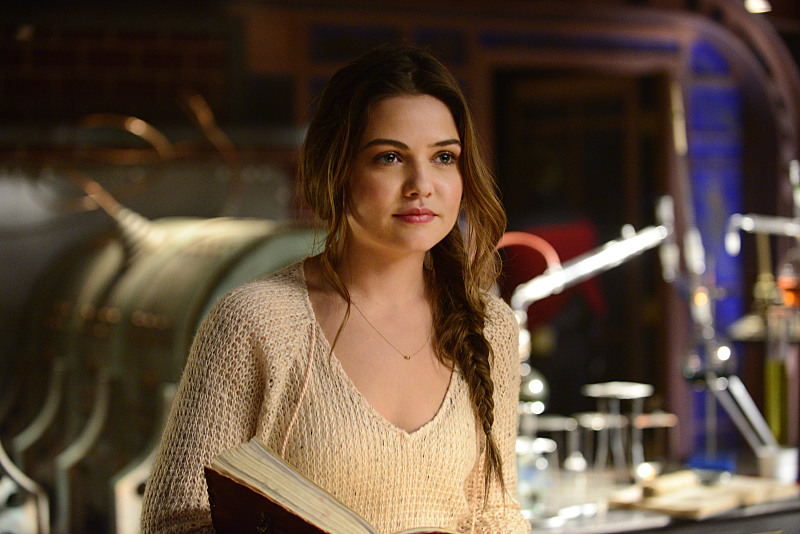 Originals Finale Sneak Peek: Davina Prepares the Spell to