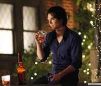 3x01 The Birthday-Damon