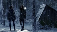 6X17-41-ElenaBonnie.jpg (117 KB)