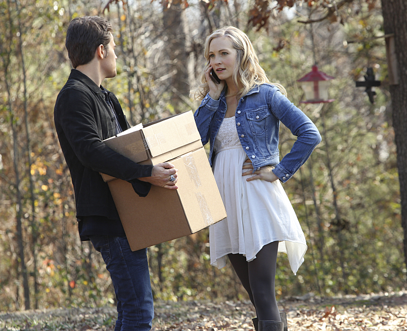 The Vampire Diaries 7x14 Caroline decides to stay with Lizzie