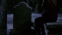 7X09-98-Liz'sTomb