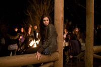 1x01 Pilot-Elena-10