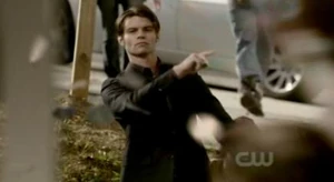 Elijah wirft die Münzen...