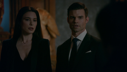 Elijah and Antoinette gather the Nightwalkers to be slaughtered