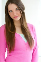 Kimberly Leemans as Young Jo