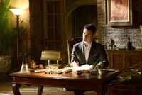 1x19 An Unblinking Death-Elijah-02