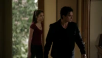 TVD213-024~-Elena-Damon.png (2.03 MB)