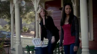 TVD317-015-Caroline-Bonnie.png (1.81 MB)
