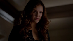 TVD 6x21 - Kai interrupts Alaric's wedding and kills Jo, Elena's knocked  unconscious