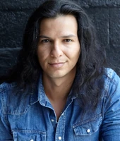 Alejandro Livinalli as Mysterious Attacker