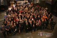 El equipo de producción y el elenco tras acabar las grabaciones