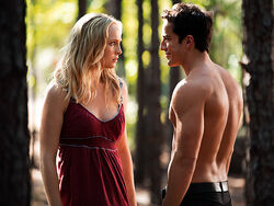 Caroline = Klaus X Tyler