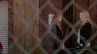 7X07-110-CarolineValerie.jpg (75 KB)